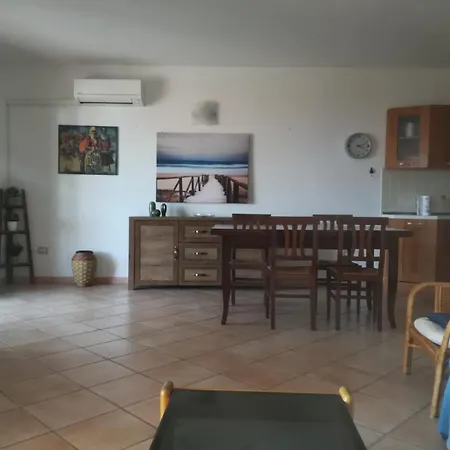 Via Del Mirto شقة